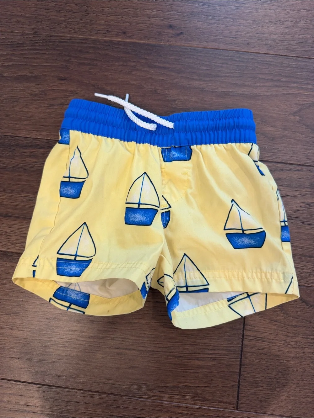 Beaufort Bonnet Company Yellow Sailboat Swim Shorts Size 6-12 Months - C52-023